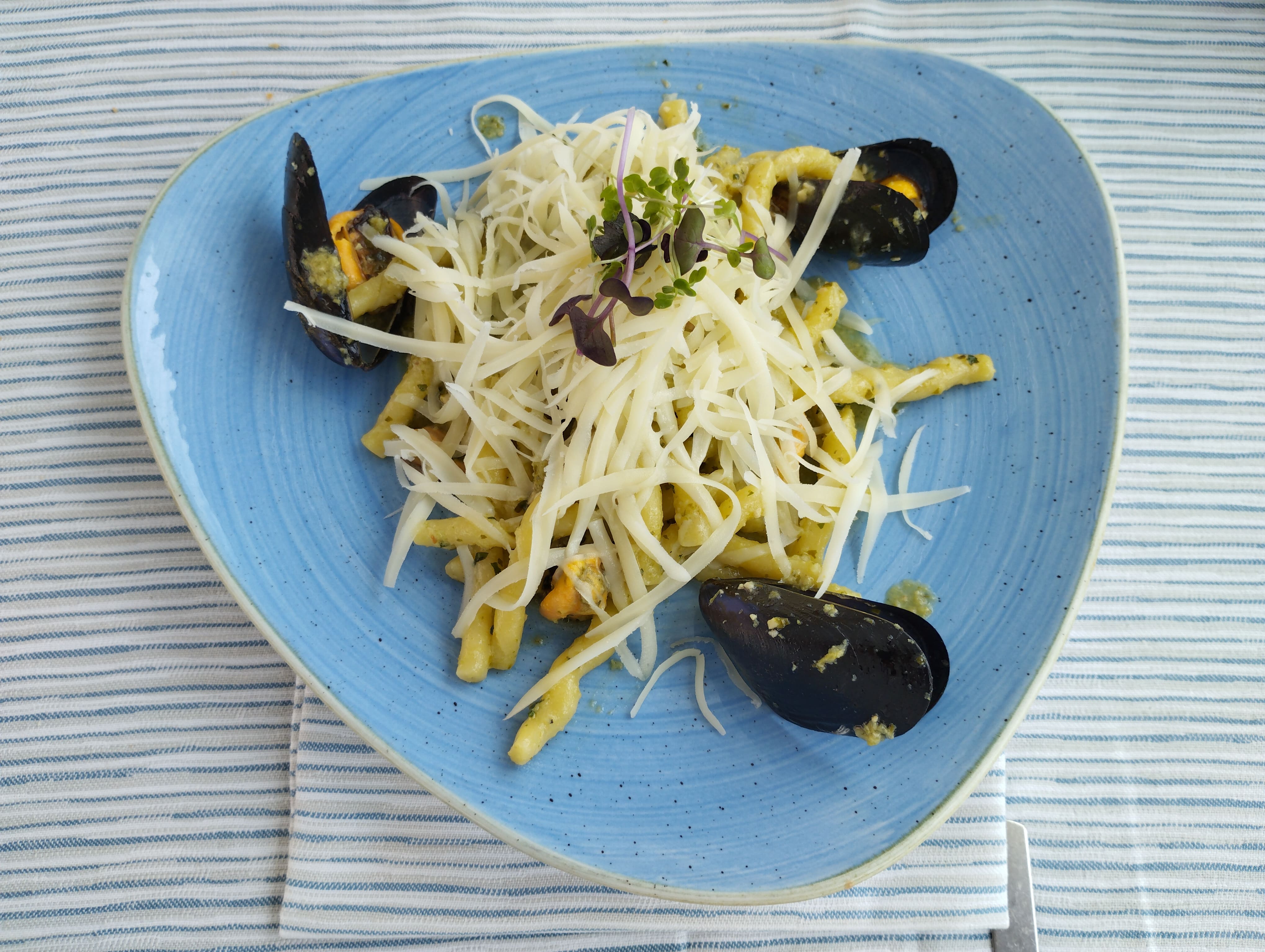 Mejillones con pasta